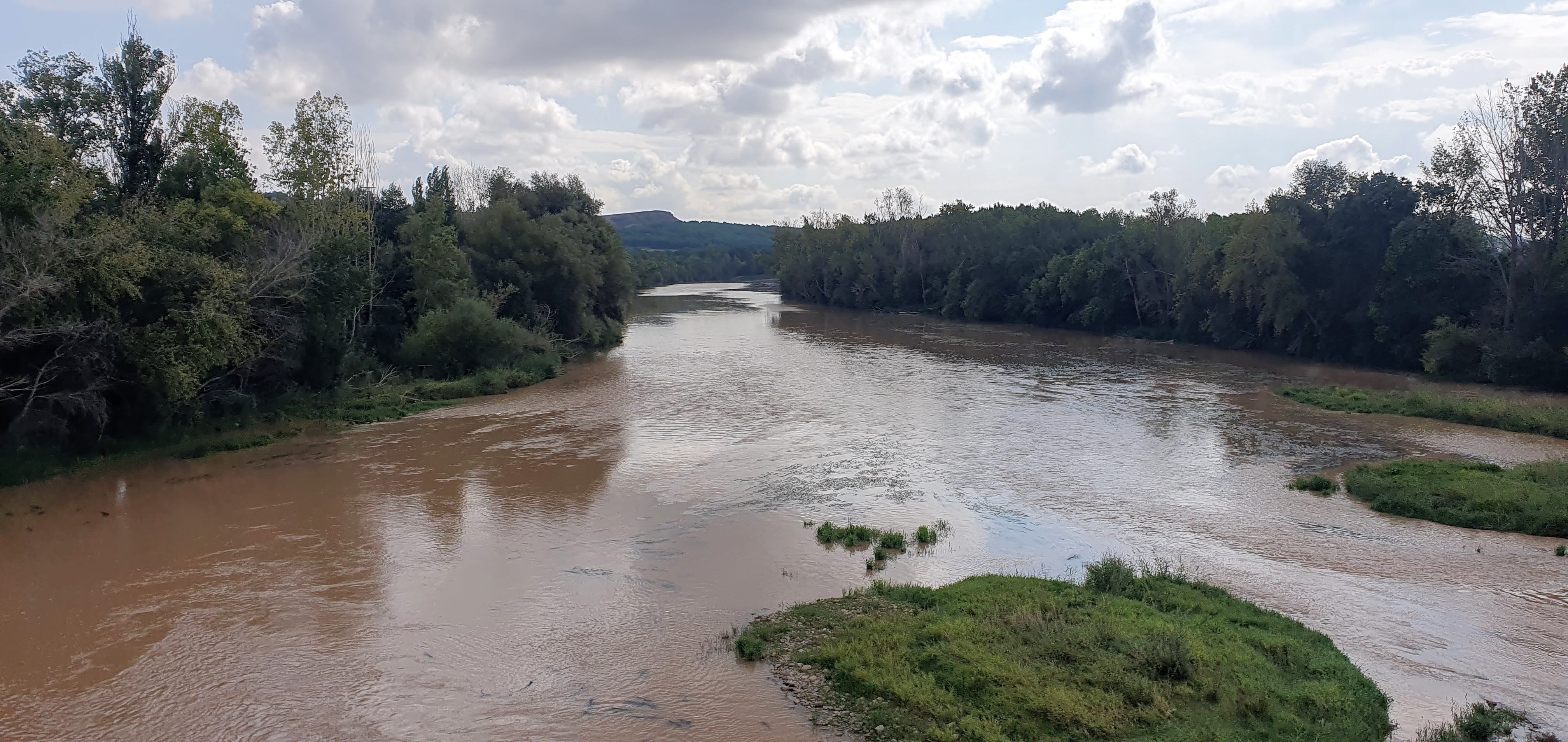 Puente sobre el Ebro en Lodosa con 9 arcos y 340 metros