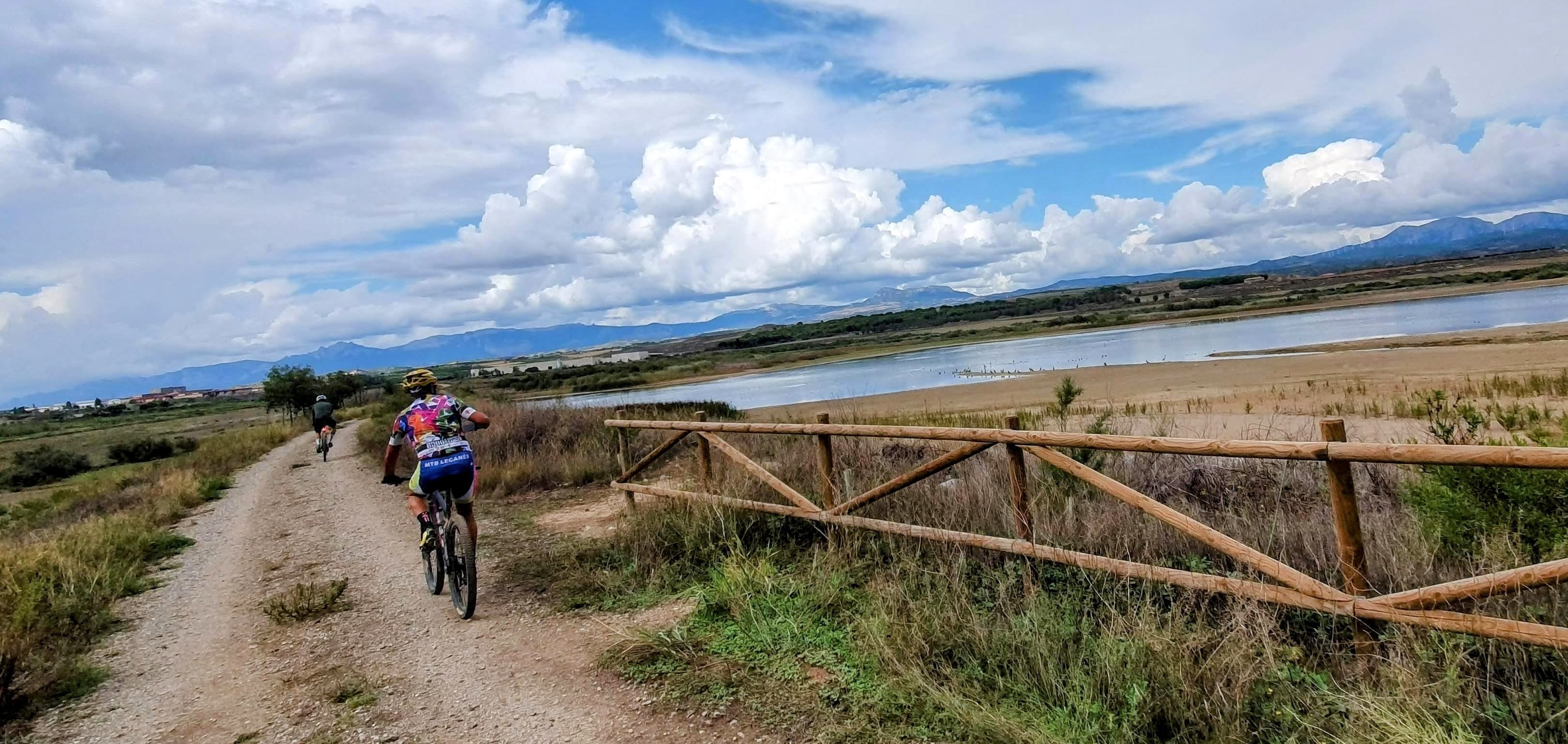 Observatorio de aves del Embalse de Las Cañas junto a Viana