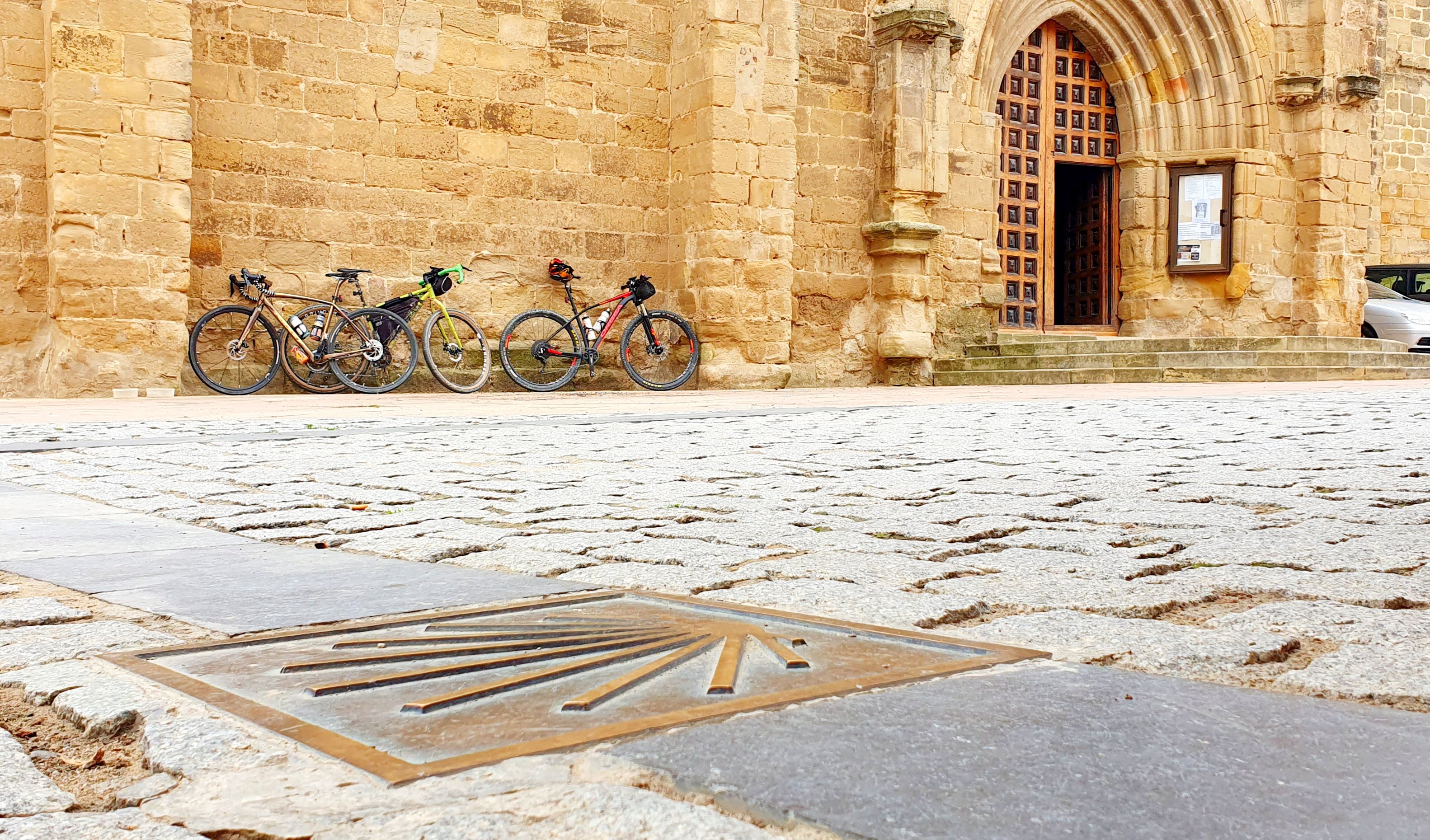 Iglesia de San Juan Bautista de Grañón en el Camino de Santiago