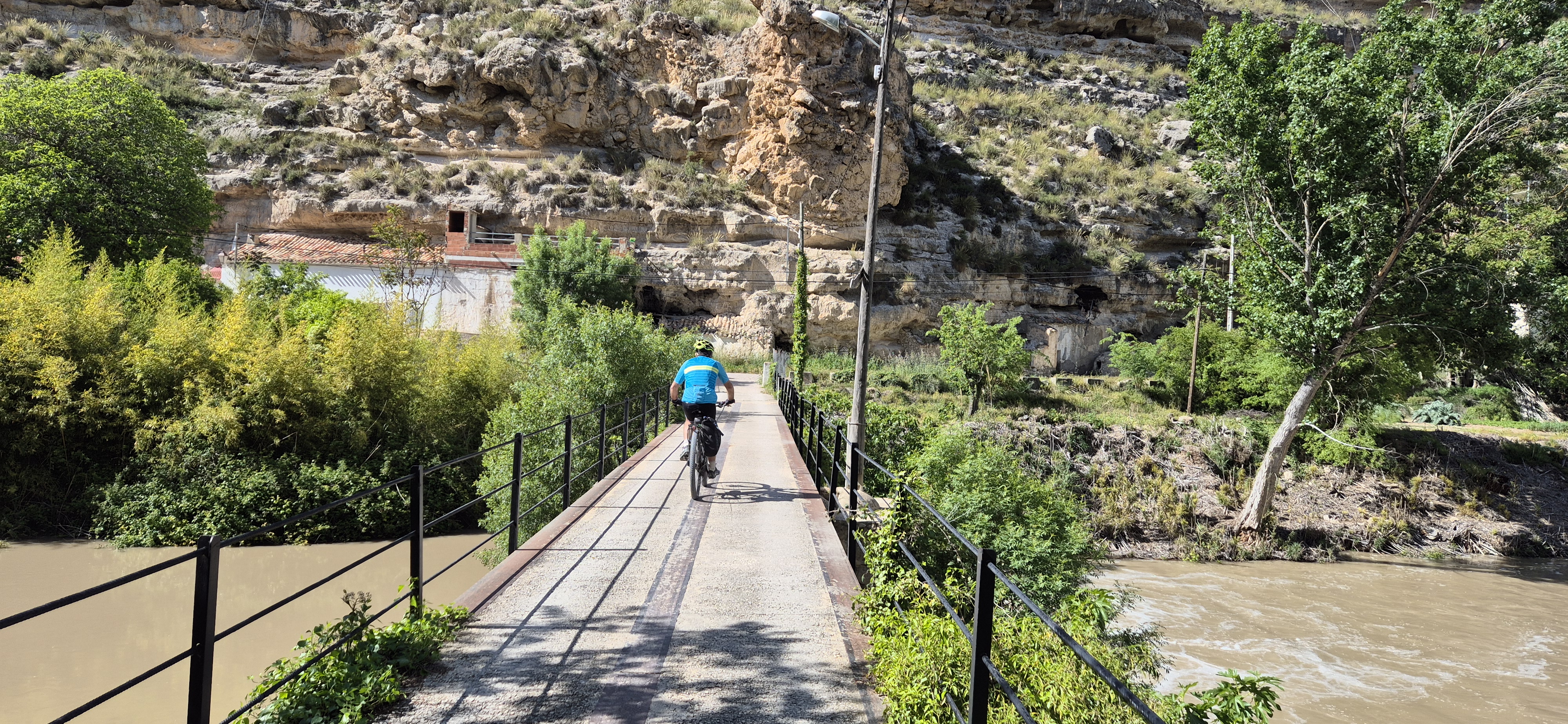 Puente sobre el Júcar