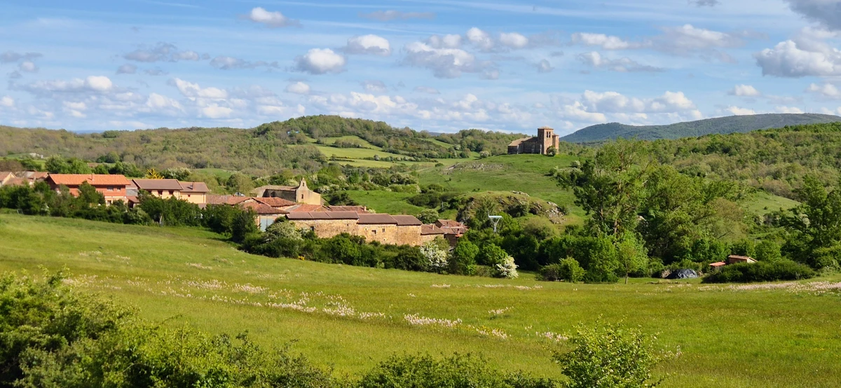 Prados y montañas palentinas desde la P-210