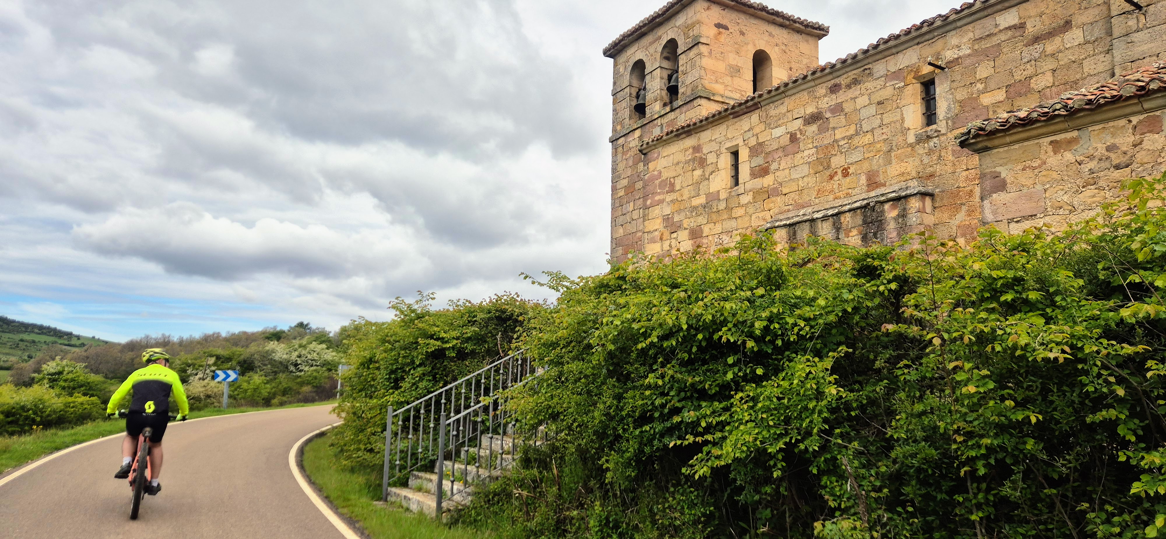 Iglesia de San Juan Evangelista (Nava de Santullán)