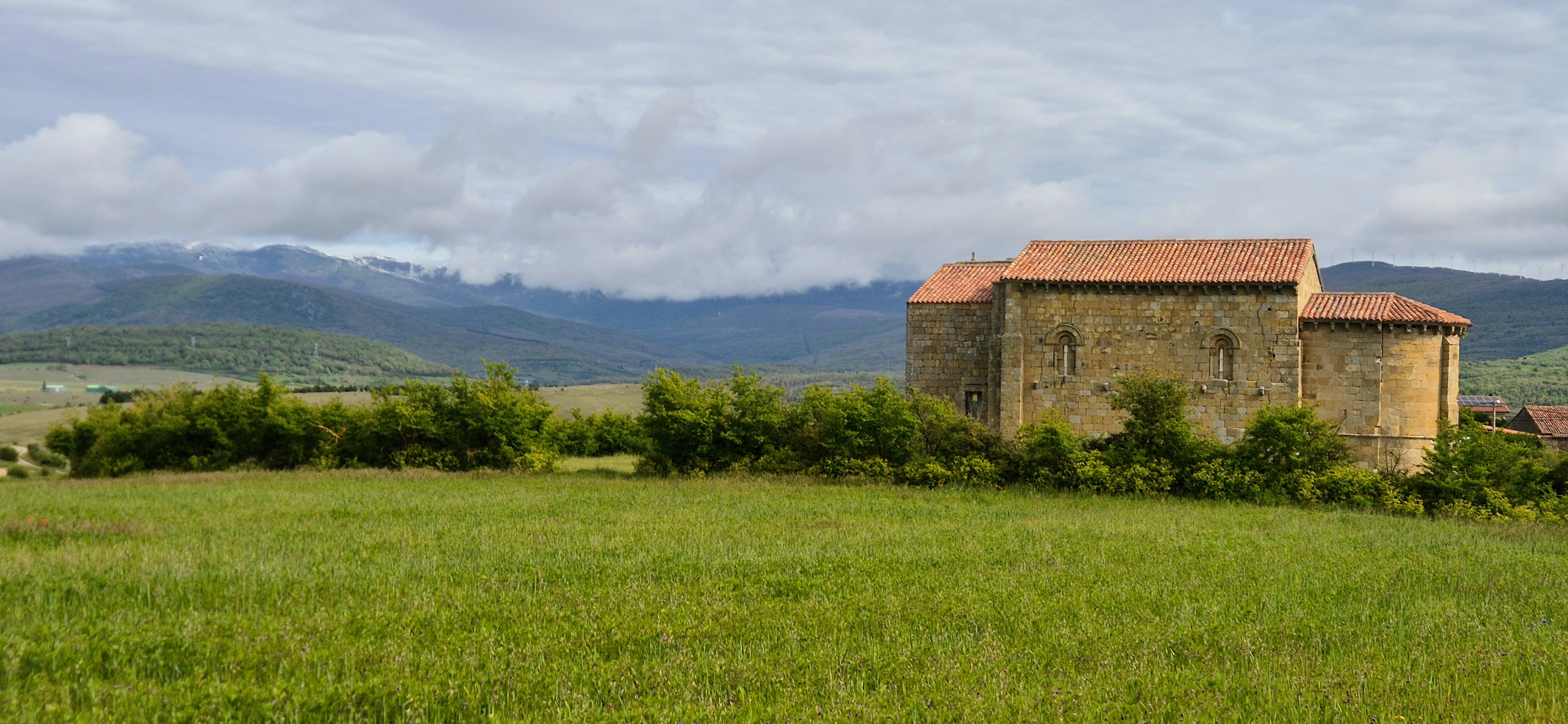 Iglesia de San Martín (Matalbaniega)